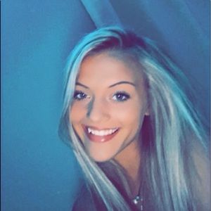 Meet your Posher, Raeleigh